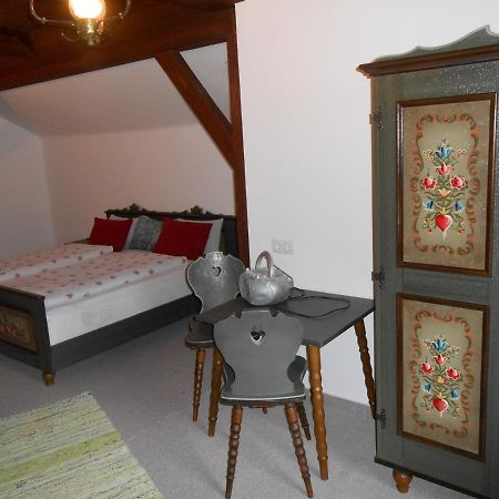 Pension Gierlinger Aflenz Kurort ภายนอก รูปภาพ