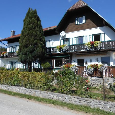 Pension Gierlinger Aflenz Kurort ภายนอก รูปภาพ