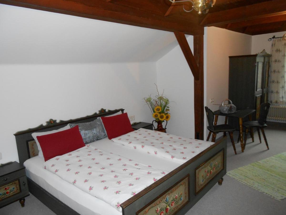 Pension Gierlinger Aflenz Kurort ภายนอก รูปภาพ