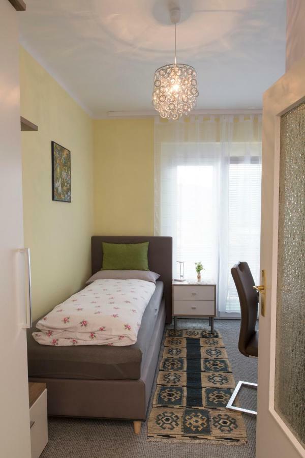 Pension Gierlinger Aflenz Kurort ภายนอก รูปภาพ
